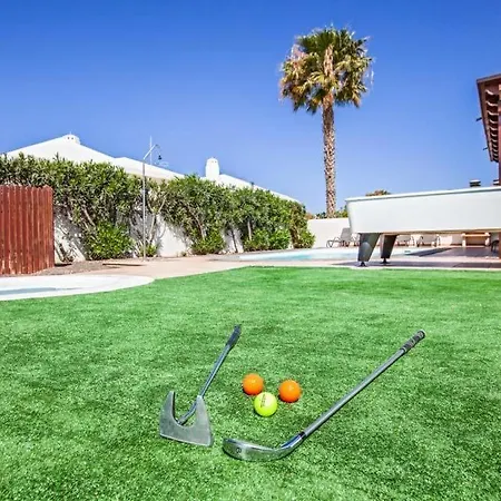 In Playa Blanca Sleeps 8 Includes Swimming Pool Air Con And Wifi 9 1